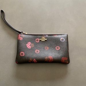 Coach wristlet 5 in x 8in